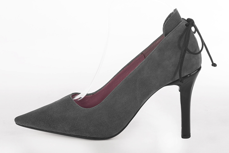 Dark grey women's dress pumps, with a round neckline. Pointed toe. High slim heel. Profile view - Florence KOOIJMAN